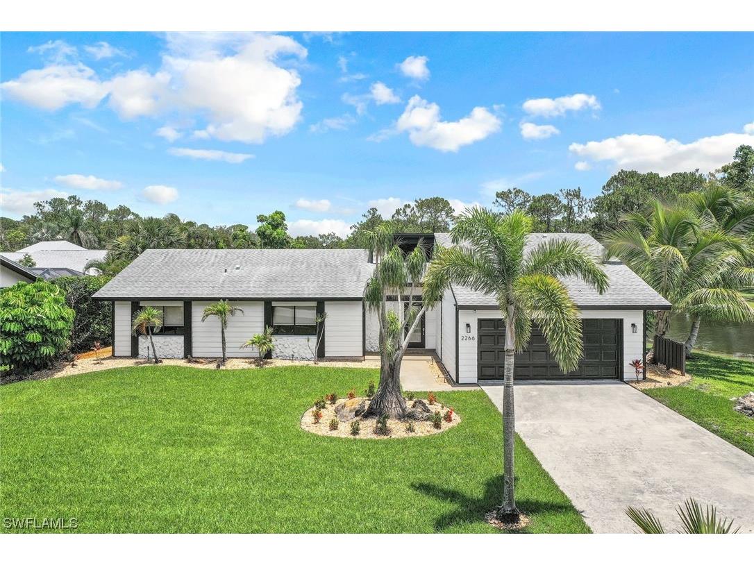2266 Kings Lake Boulevard Naples FL 34112 223040549 image1