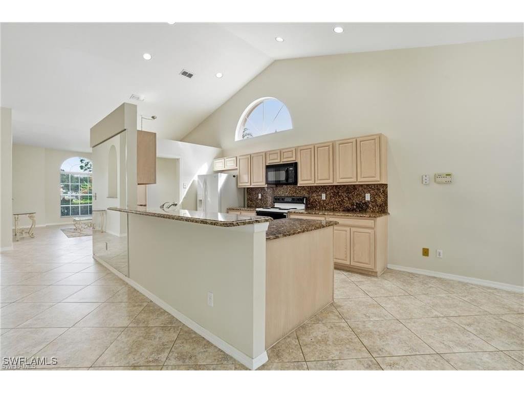 2268 Piccadilly Court Naples FL 34112 225082344 image27