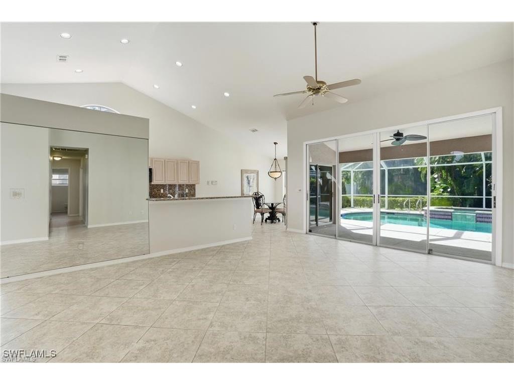 2268 Piccadilly Court Naples FL 34112 225082344 image3