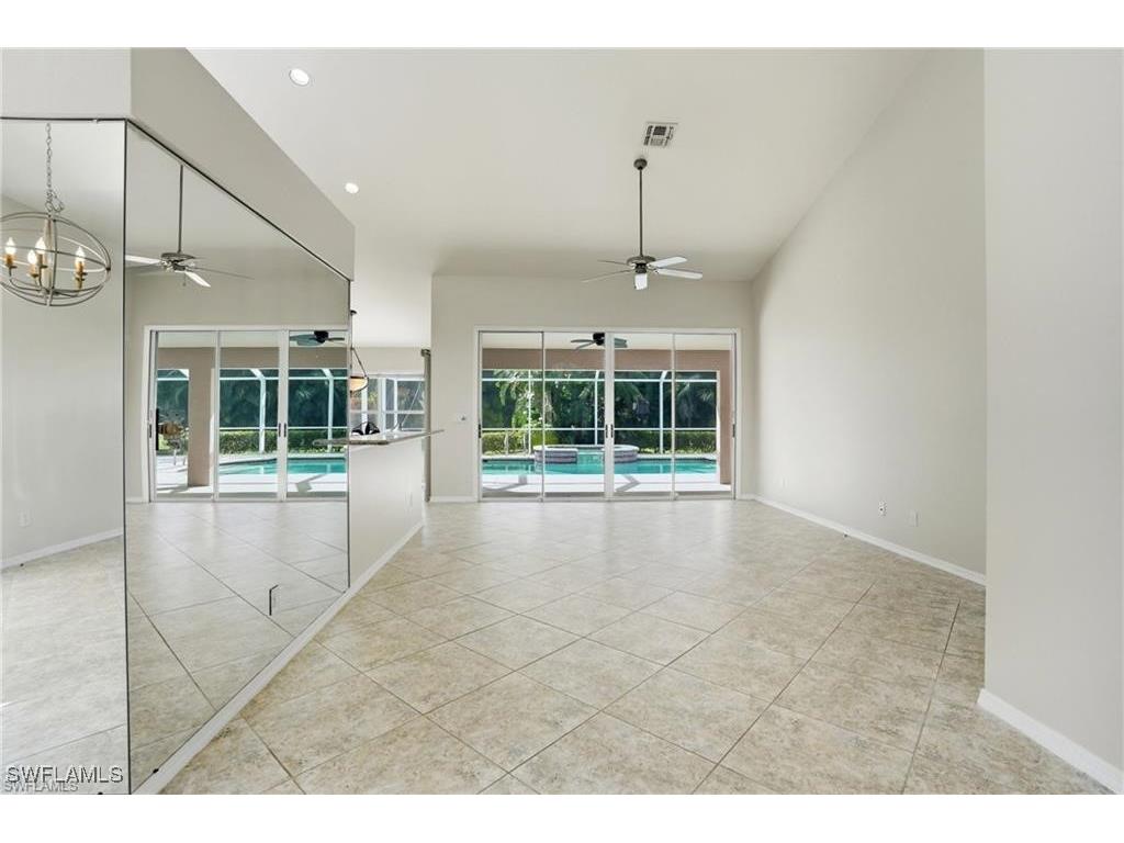 2268 Piccadilly Court Naples FL 34112 225082344 image4