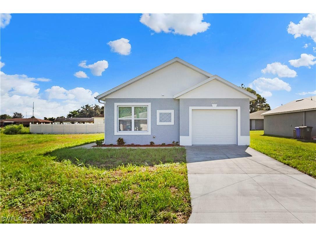 2269 French Street Fort Myers FL 33916 223036282 image1