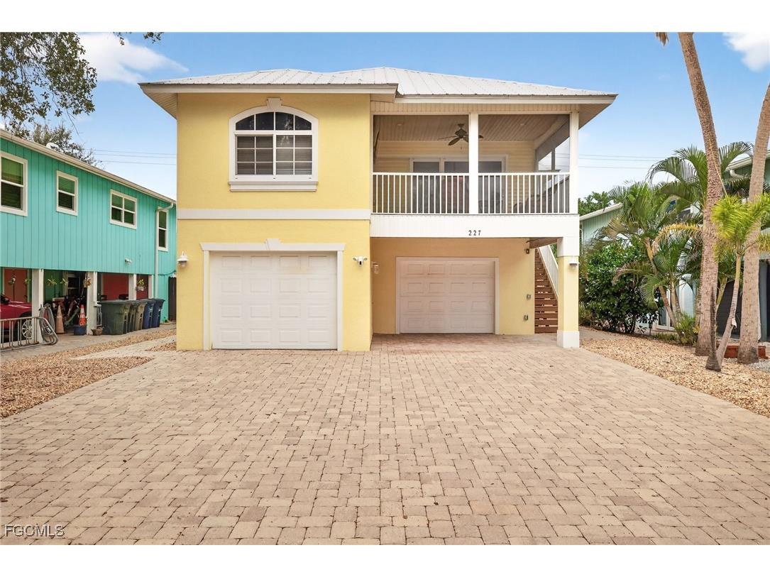 227 Mango Street Fort Myers Beach FL 33931 2025021339 image1