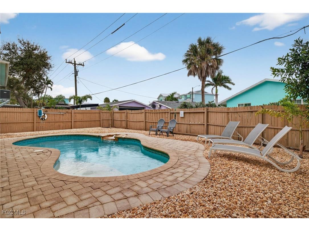 227 Mango Street Fort Myers Beach FL 33931 2025021339 image10