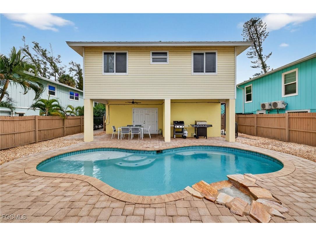 227 Mango Street Fort Myers Beach FL 33931 2025021339 image4