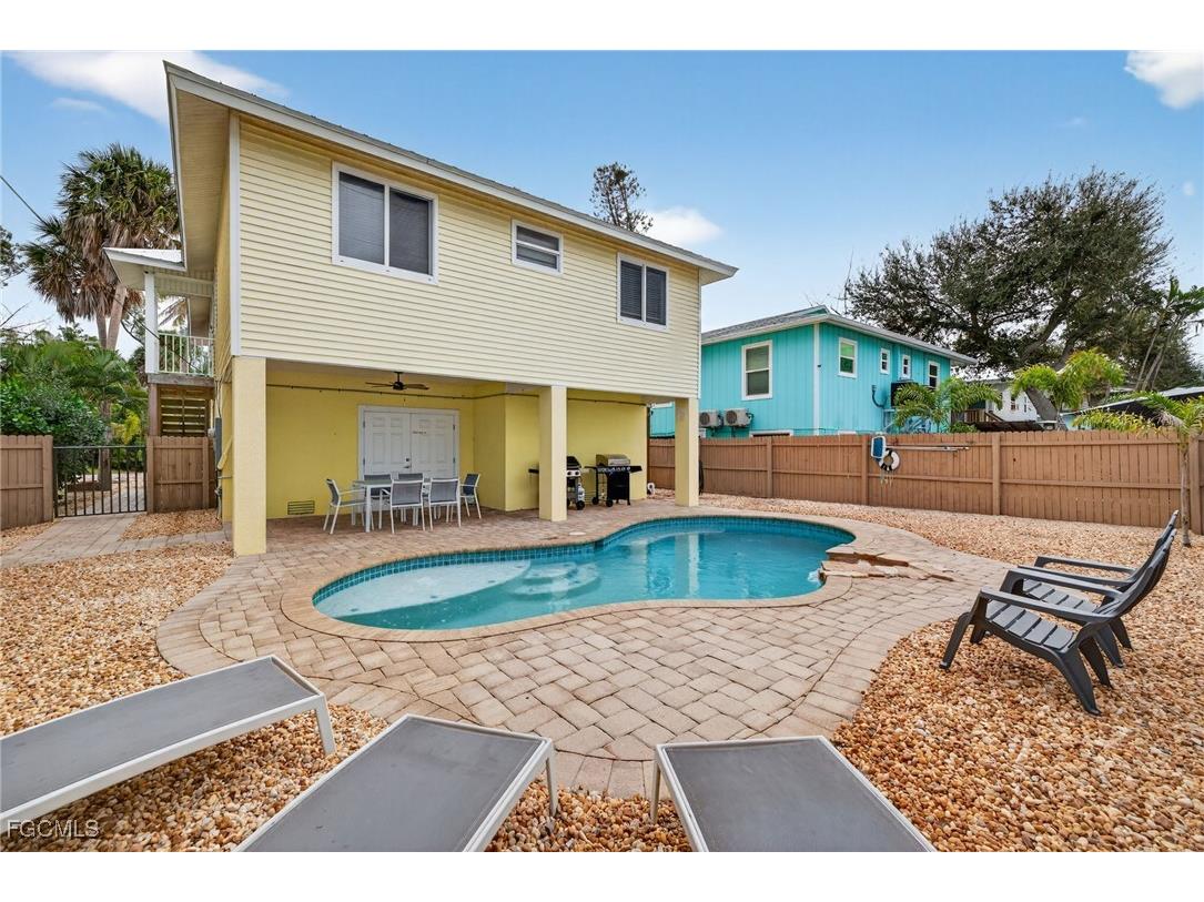 227 Mango Street Fort Myers Beach FL 33931 2025021339 image8