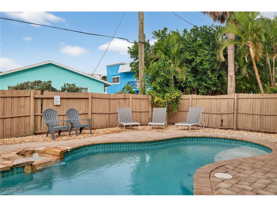 227 Mango Street Fort Myers Beach FL 33931 2025021339 image9