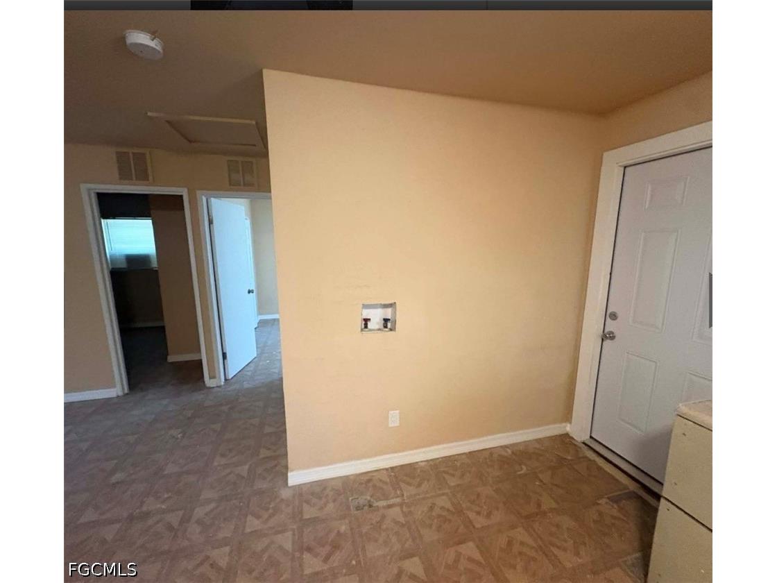 227 Maria Street Fort Myers FL 33916 2026021580 image4