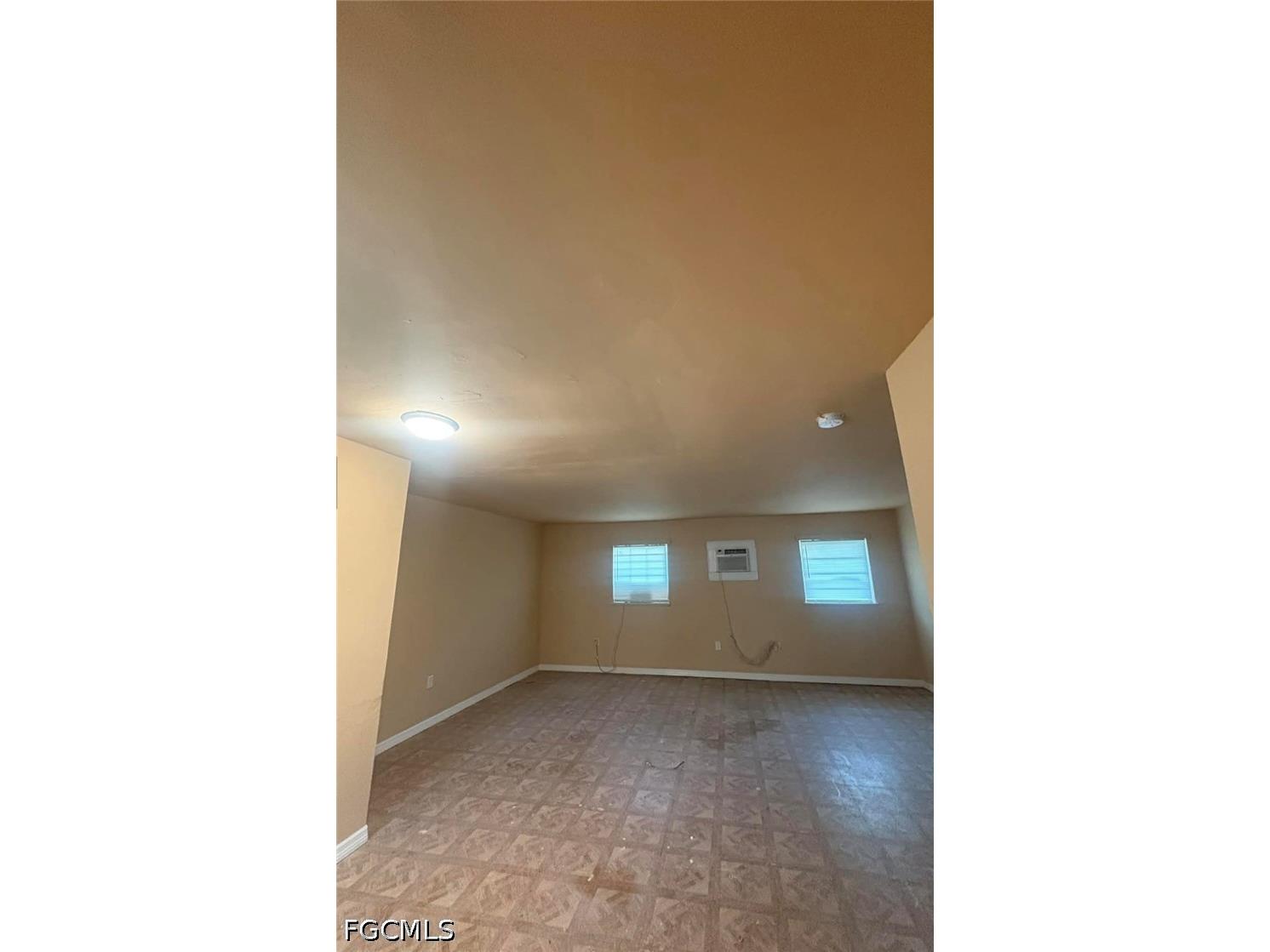 227 Maria Street Fort Myers FL 33916 2026021580 image5