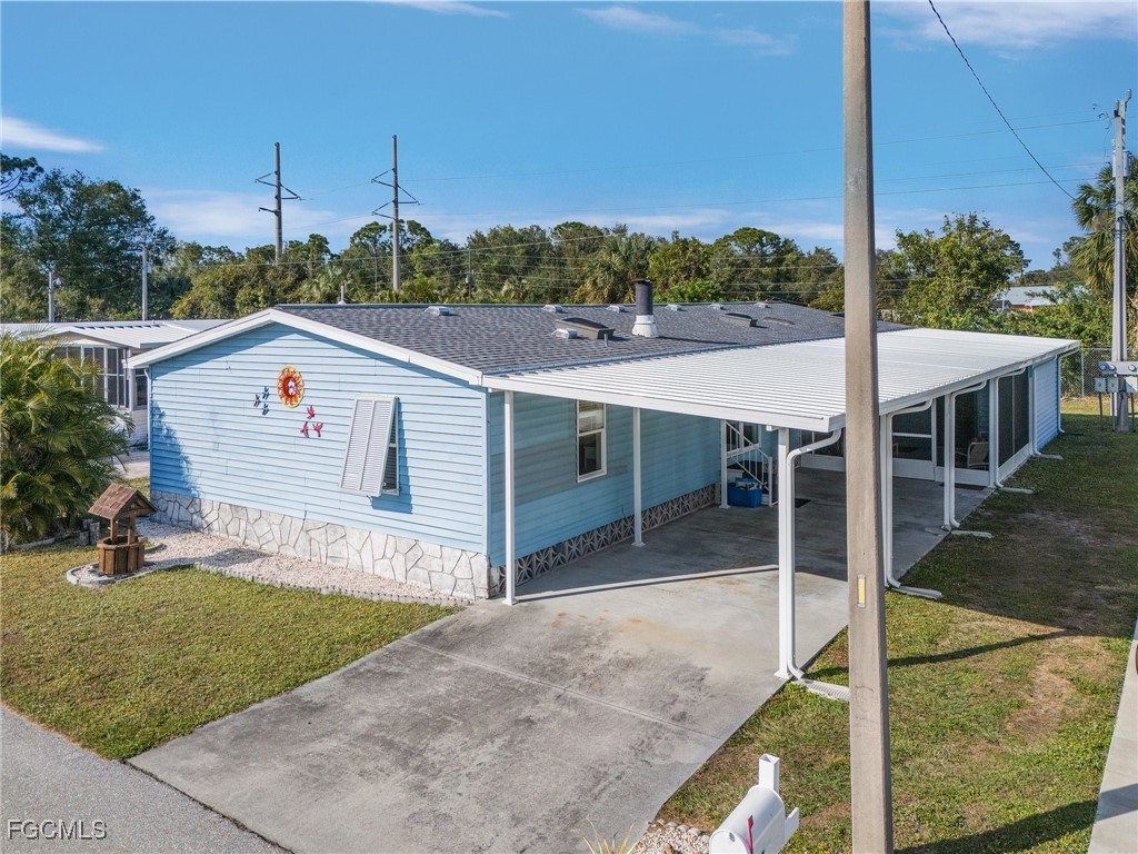 227 Shrub Lane N North Fort Myers FL 33917 2025000587 image1