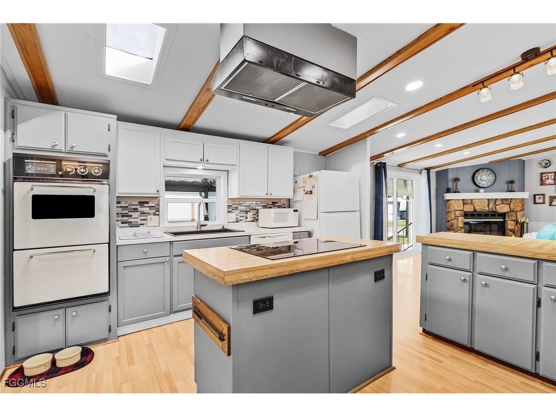 227 Shrub Lane N North Fort Myers FL 33917 2025026327 image4