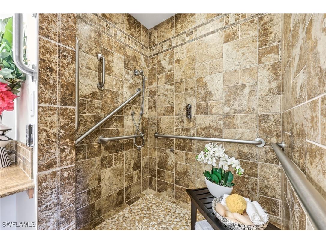 2274 Queens Way Naples FL 34112 226004710 image24