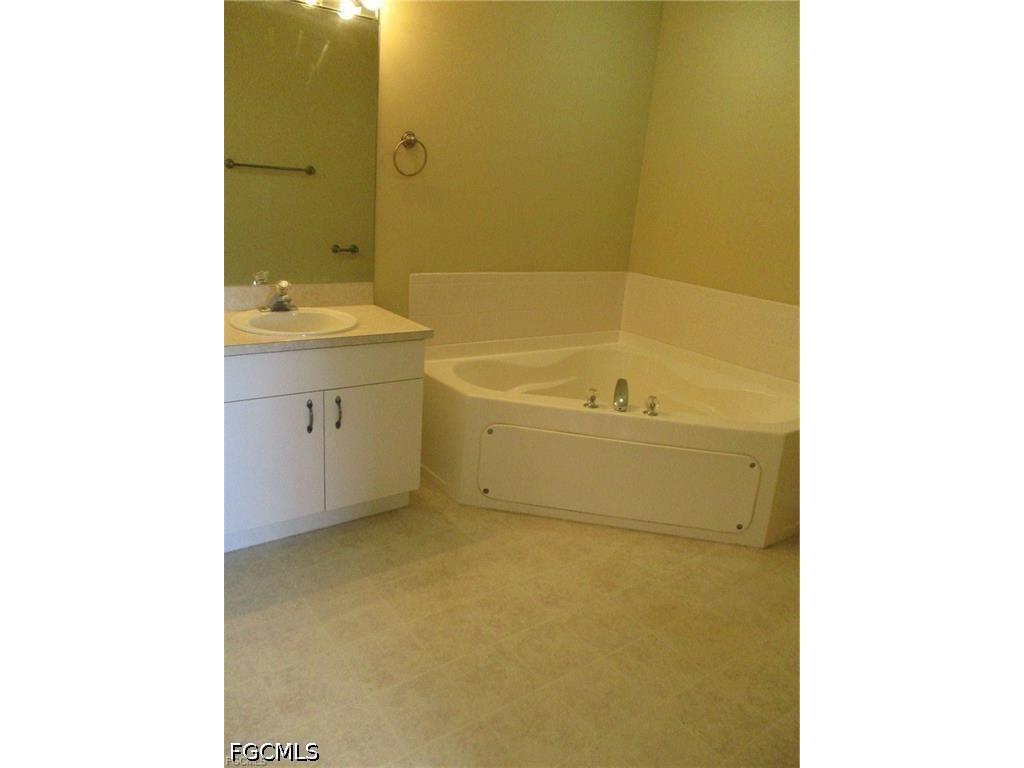 228 Ambury Street Fort Myers FL 33913 2026022269 image5