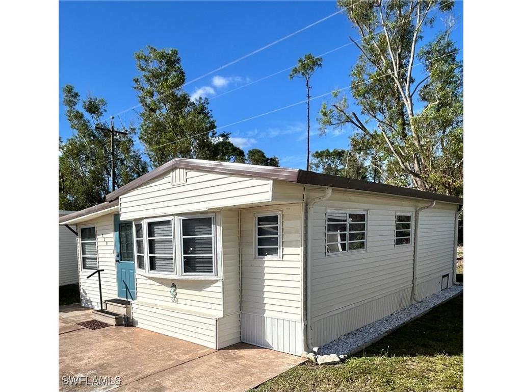 228 Caravan Circle North Fort Myers FL 33903 224074544 image1