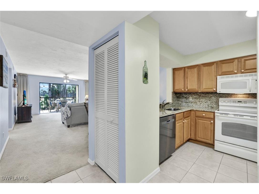 228 Fox Glen Drive #3203 Naples FL 34104 225081402 image8