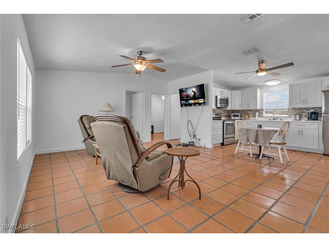 228 Mamie Street Chokoloskee FL 34138 225021065 image9