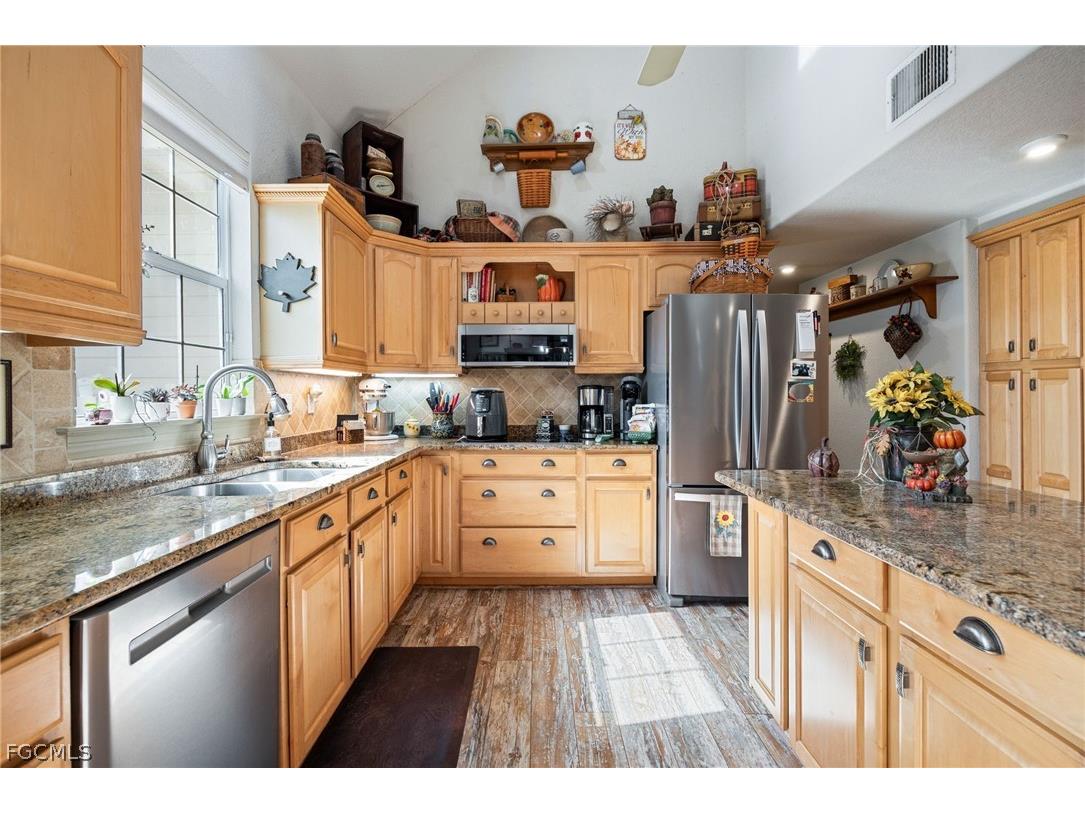 22800 N River Road Alva FL 33920 2026008527 image10