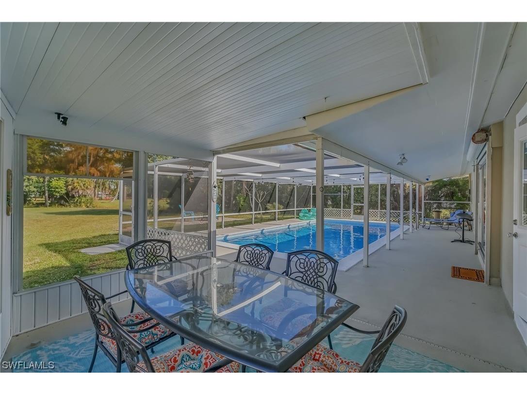 2285 Chandler Avenue Fort Myers FL 33907 223025014 image1