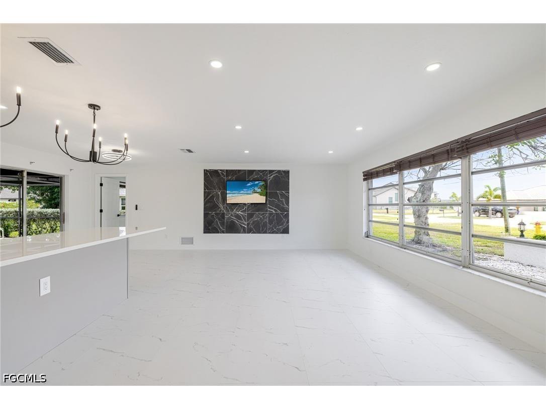 2285 SE 28th Street Cape Coral FL 33904 2026022164 image8