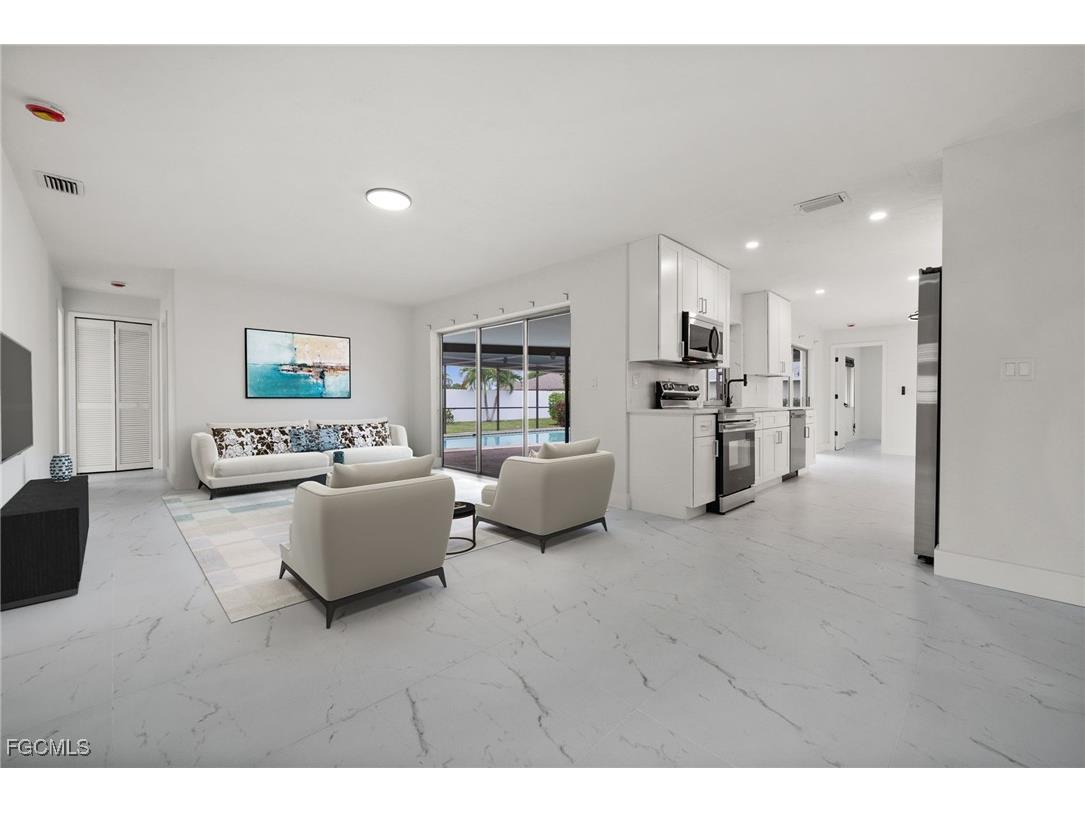 2285 SE 28th Street Cape Coral FL 33904 225052081 image2