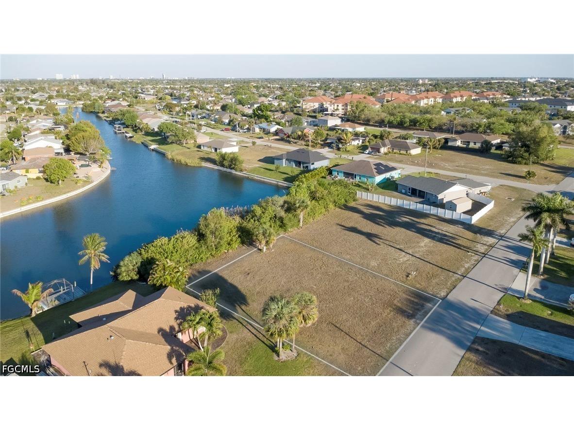 229 NE 10th Place Cape Coral FL 33909 2026013883 image2