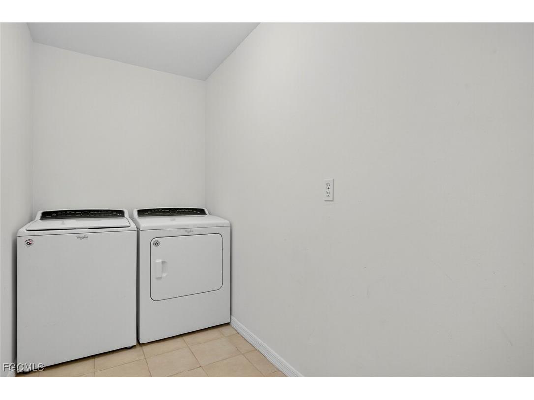 229 NW 15th Place Cape Coral FL 33993 2025026029 image24