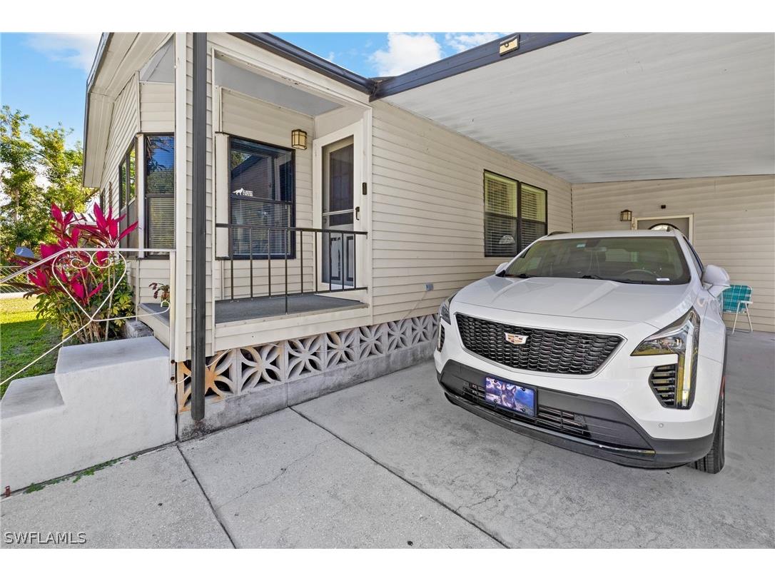 229 State Street North Fort Myers FL 33903 223009065 image1