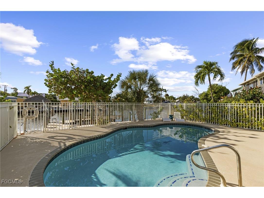 2291 Palm Avenue Saint James City FL 33956 2025019210 image3