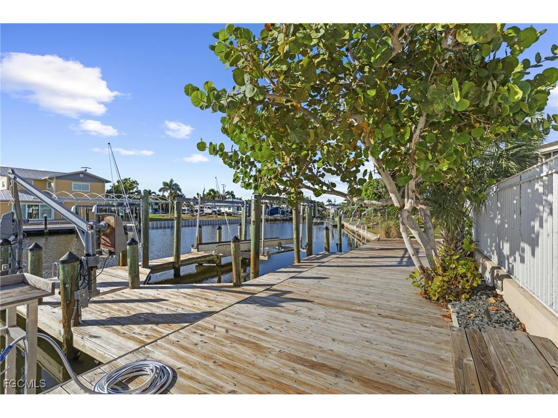 2291 Palm Avenue Saint James City FL 33956 2025019210 image4