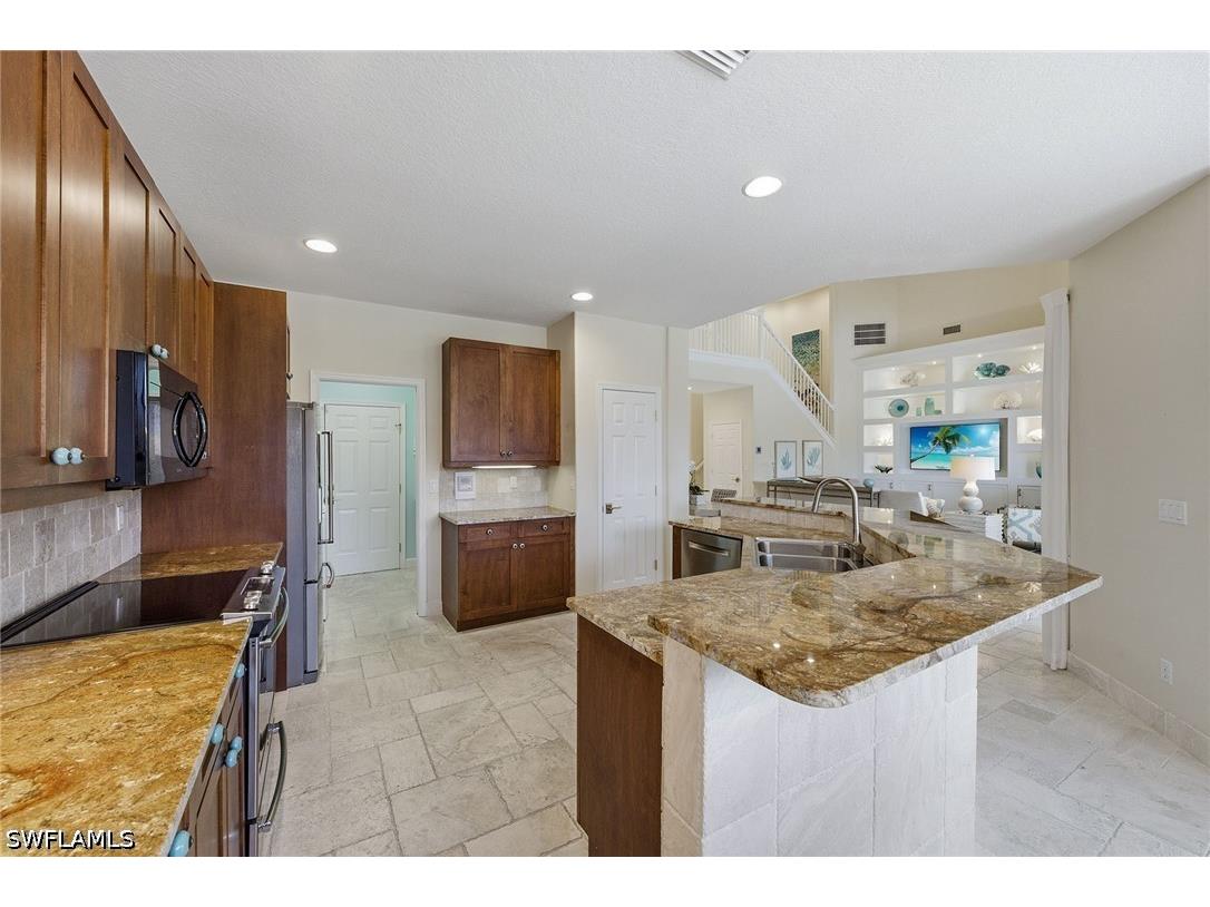 2292 Island Cove Circle Naples FL 34109 226019167 image8