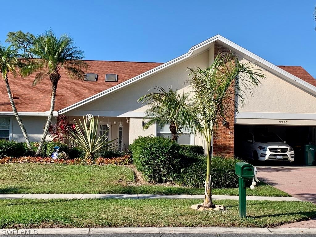 2293 Pine Woods Circle Naples FL 34105 223005249 image1