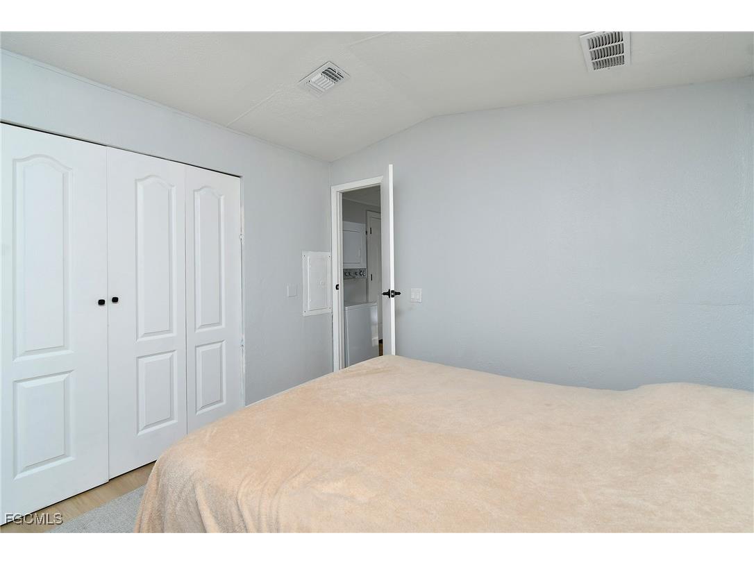 22950 Tinas Lane Fort Myers FL 33913 2025024448 image17