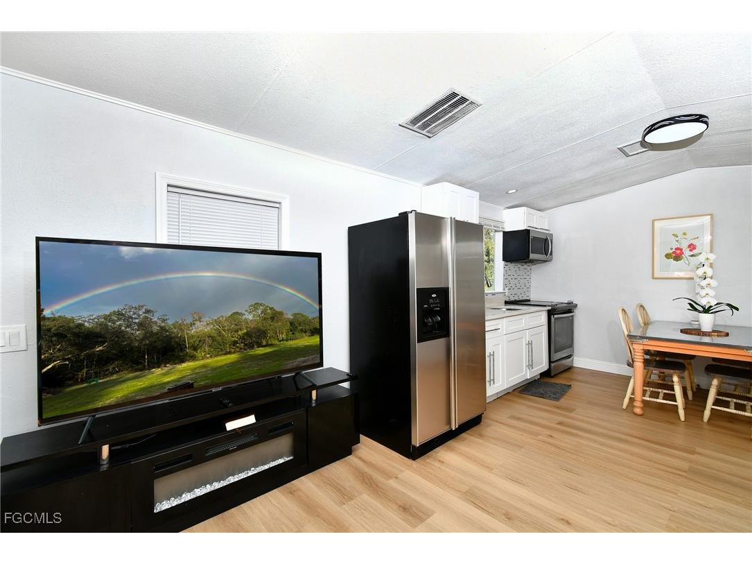 22950 Tinas Lane Fort Myers FL 33913 2025024448 image26