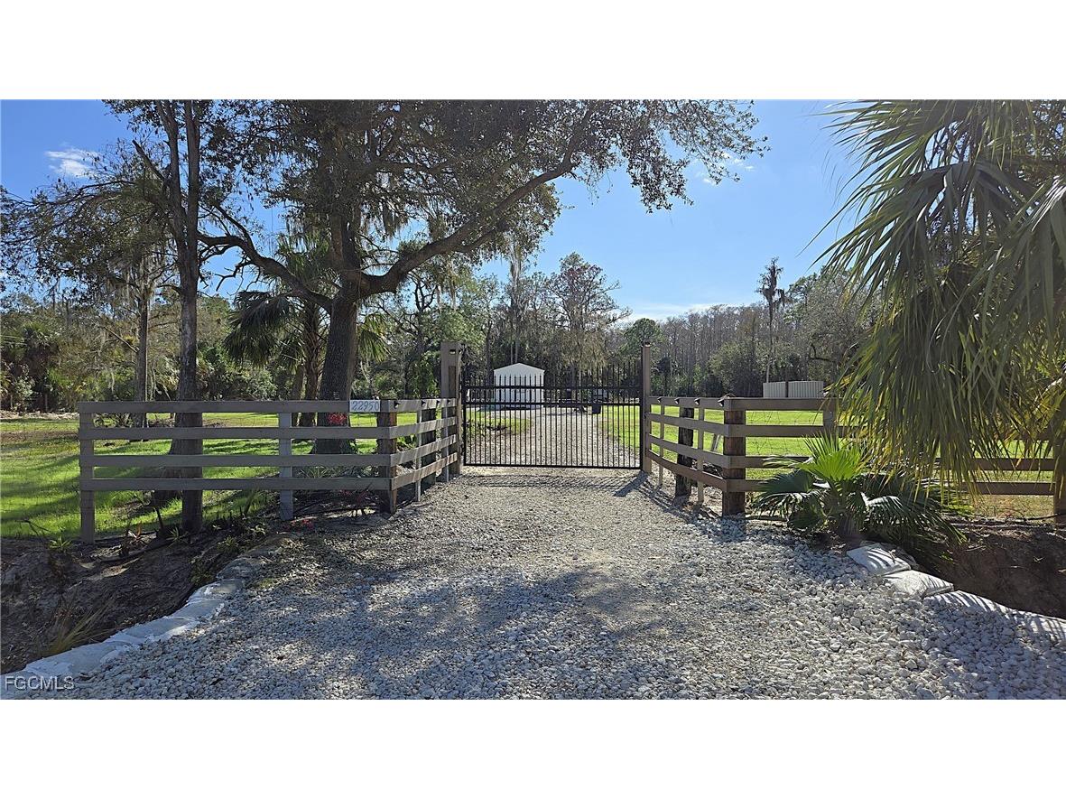 22950 Tinas Lane Fort Myers FL 33913 2025024448 image36