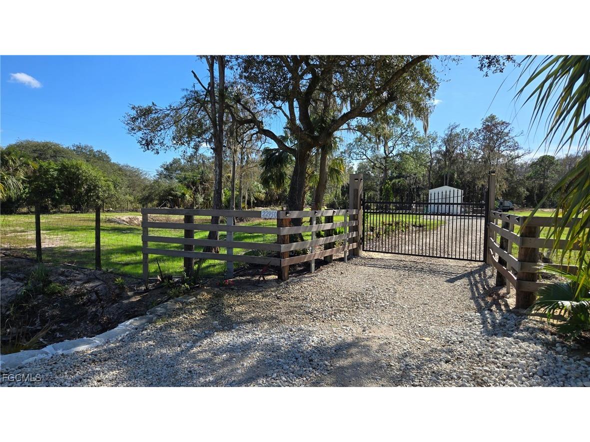 22950 Tinas Lane Fort Myers FL 33913 2025024448 image40