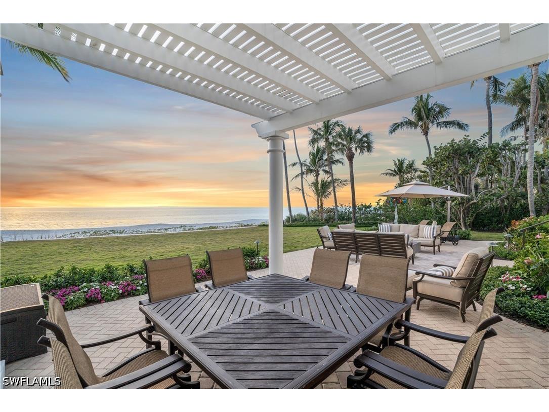 23 6th Ave N Naples FL 34102 226018147 image1