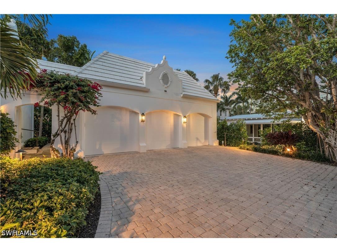 23 6th Ave N Naples FL 34102 226018147 image26