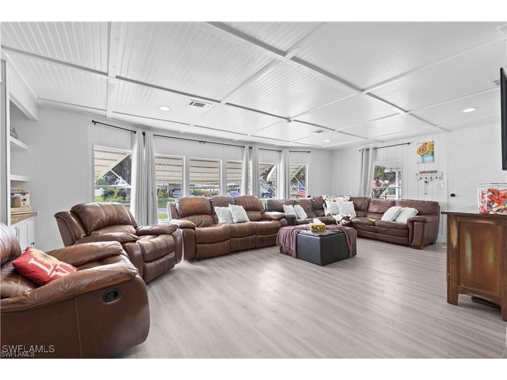 23 Derhenson Drive Naples FL 34114 225082315 image1