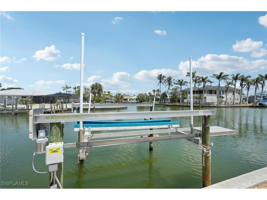 23 Fairview Boulevard Fort Myers Beach FL 33931 225049237 image33