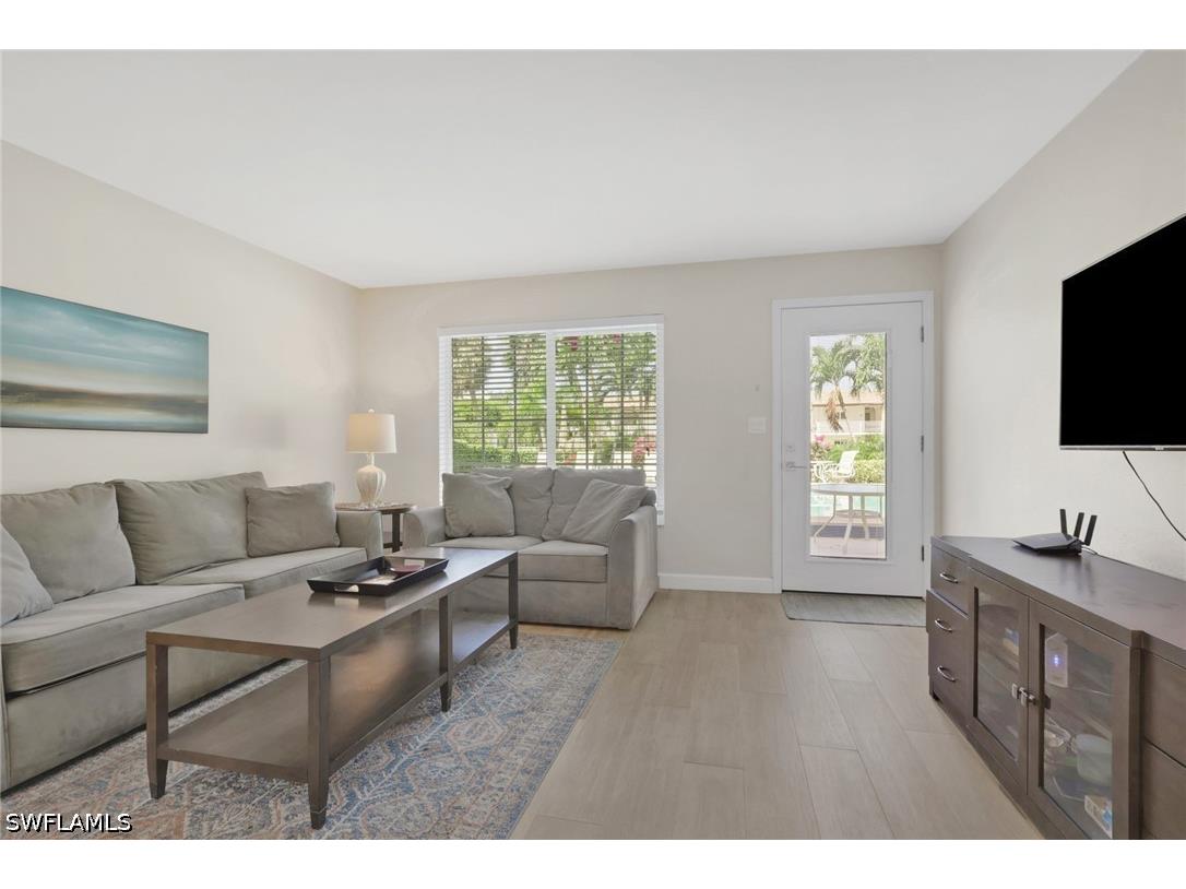 230 3rd Avenue S #4 Naples FL 34102 226018533 image2