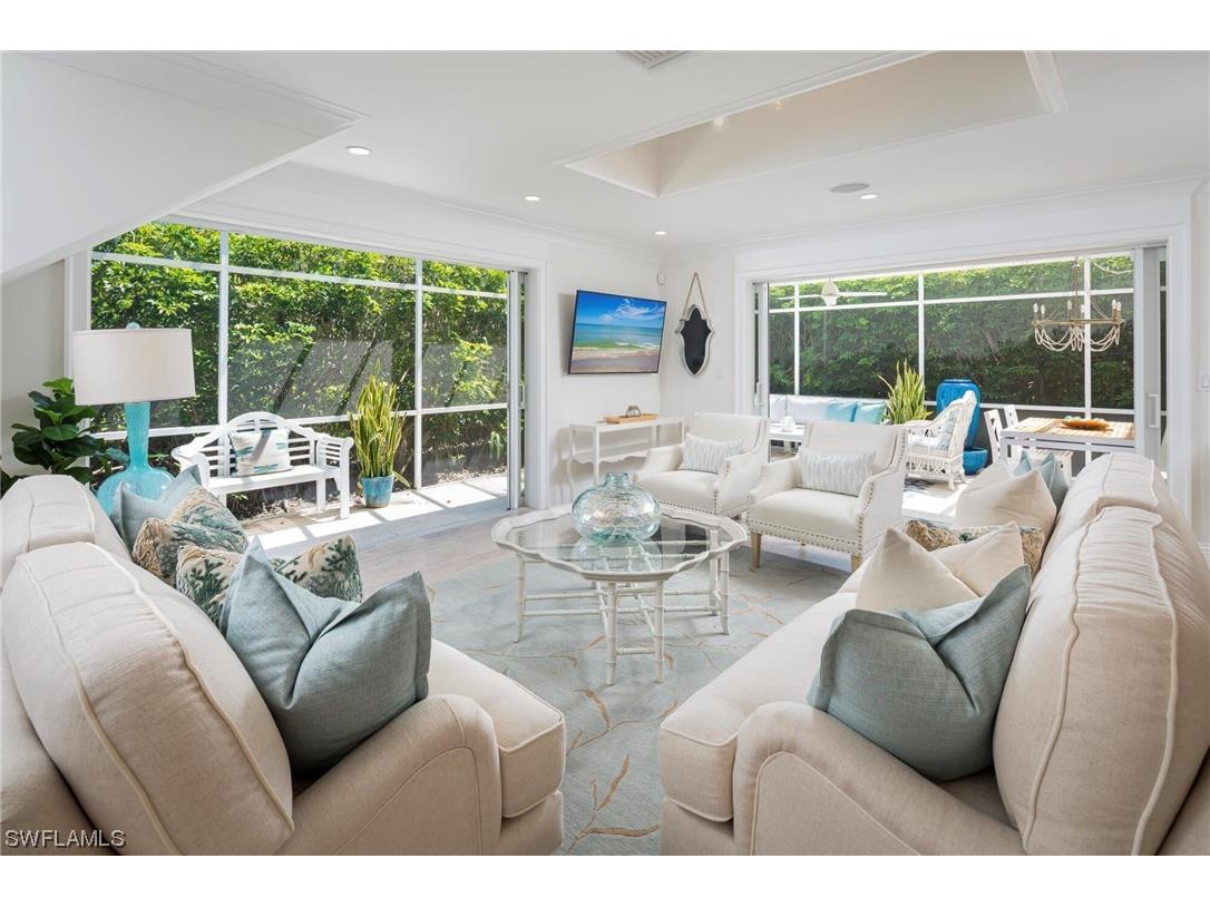 230 6th Avenue S #12 Naples FL 34102 223041651 image1