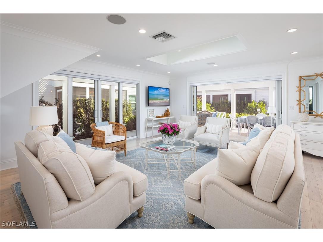 230 6th Avenue S #12 Naples FL 34102 226007183 image1