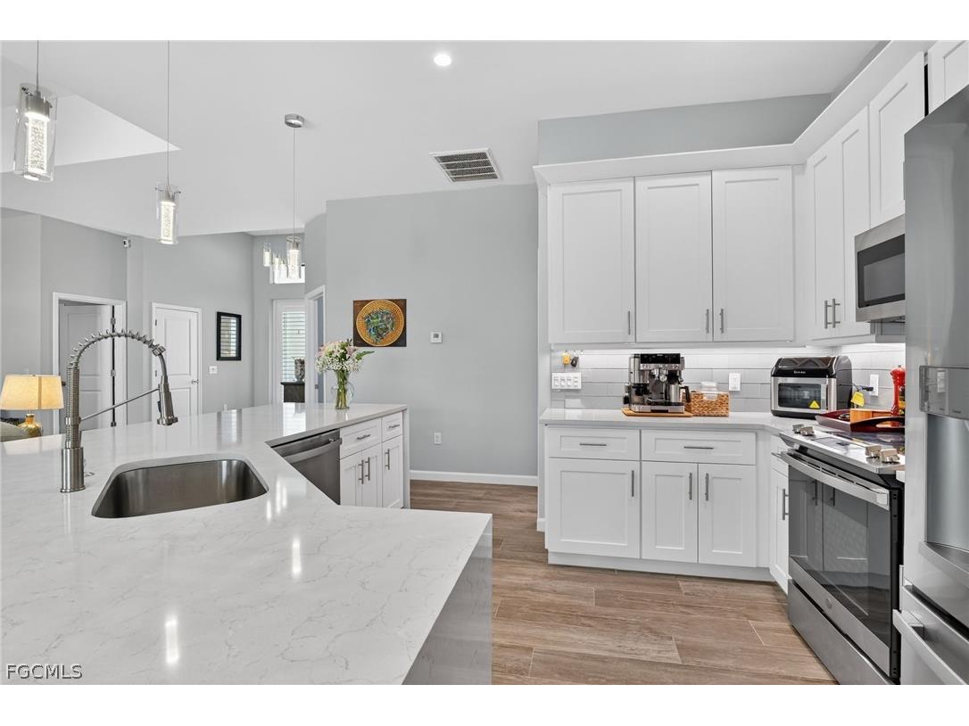 230 NE 18th Street Cape Coral FL 33909 2026009818 image10