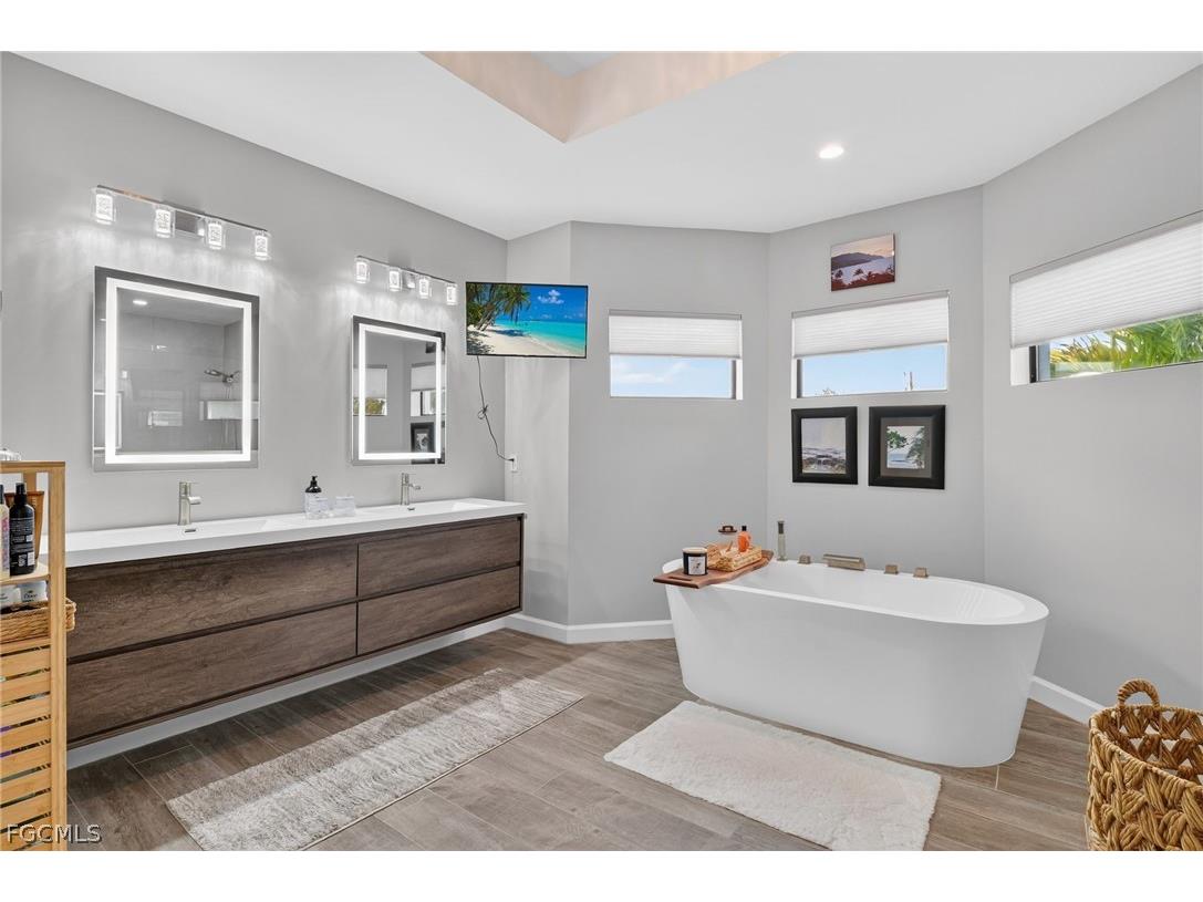230 NE 18th Street Cape Coral FL 33909 2026009818 image18