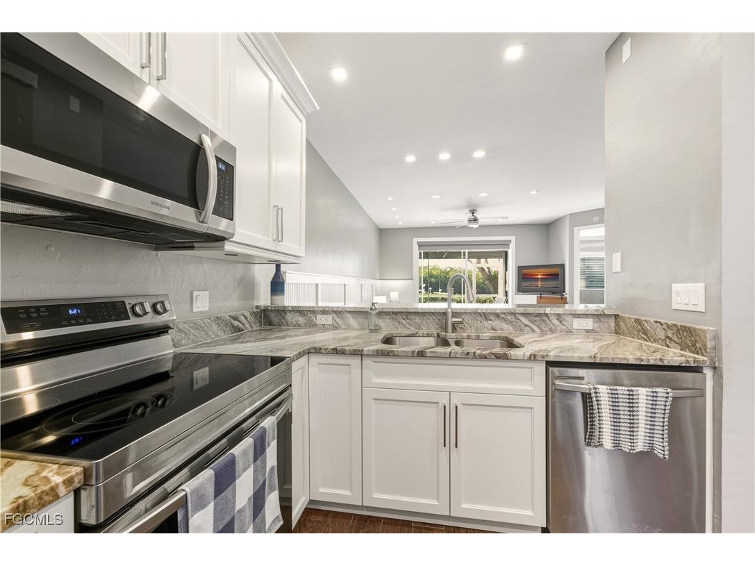 230 Newport Drive #602 Naples FL 34114 2026004148 image1