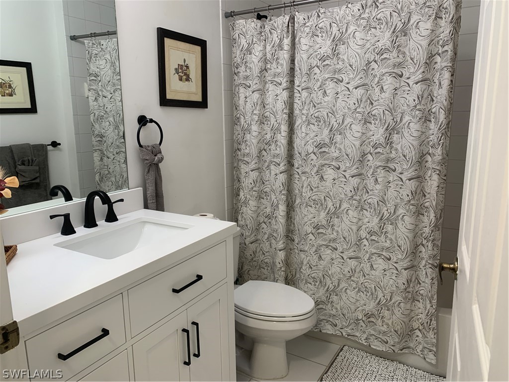 230 Robin Hood Circle #102 Naples FL 34104 226010329 image24