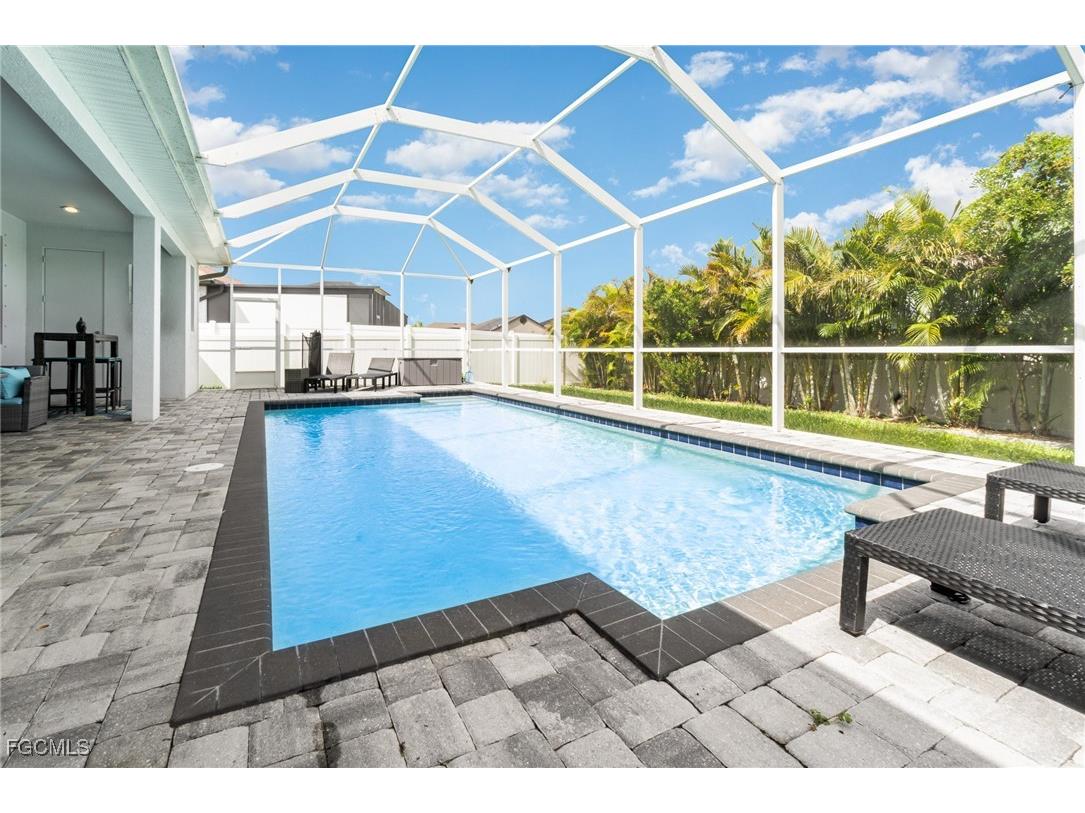 230 SW 25th Avenue Cape Coral FL 33991 2026000978 image2