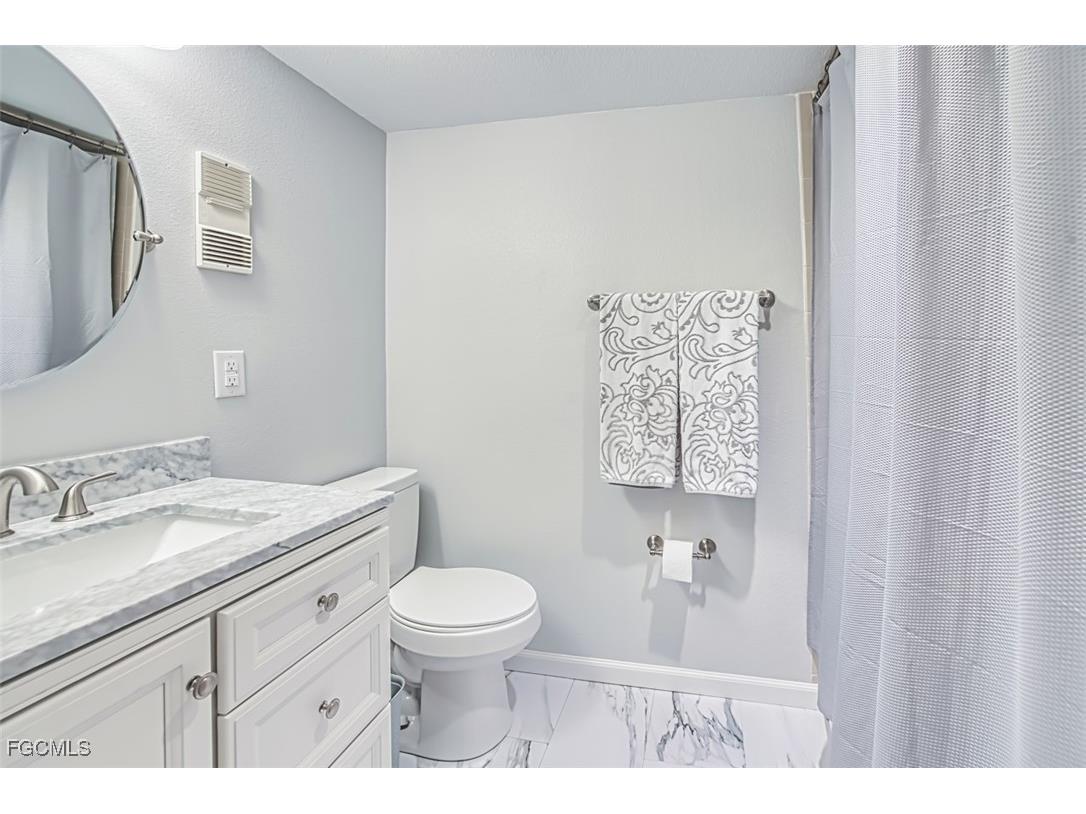 2300 Aaron Street #106 Port Charlotte FL 33952 2025019408 image25