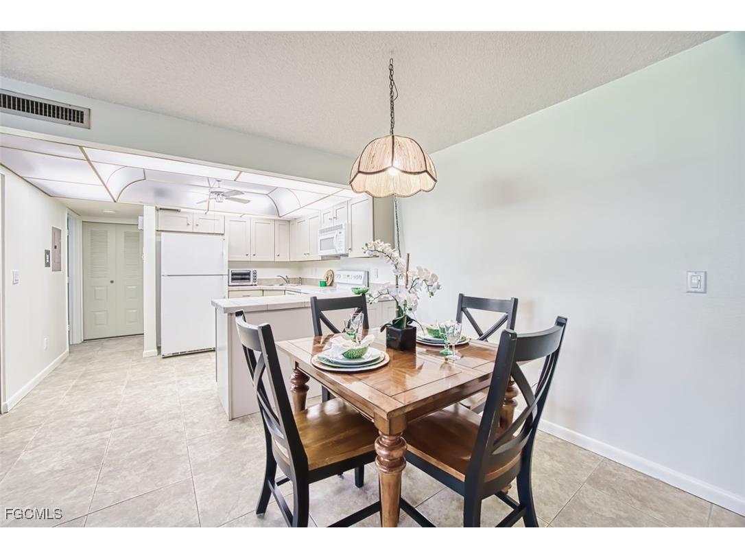 2300 Aaron Street #216 Port Charlotte FL 33952 2025005067 image1