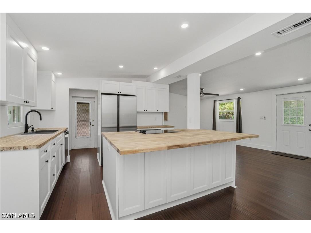 2300 Estey Avenue Naples FL 34104 226012692 image11