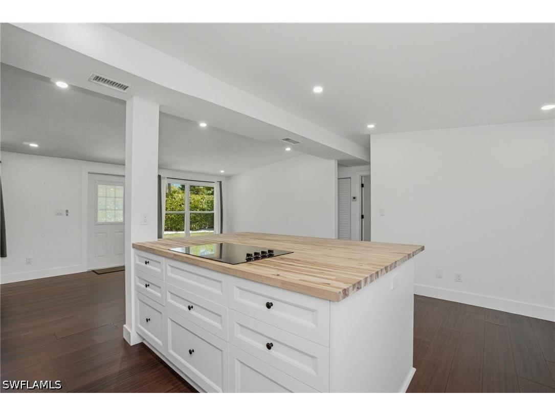 2300 Estey Avenue Naples FL 34104 226012692 image12